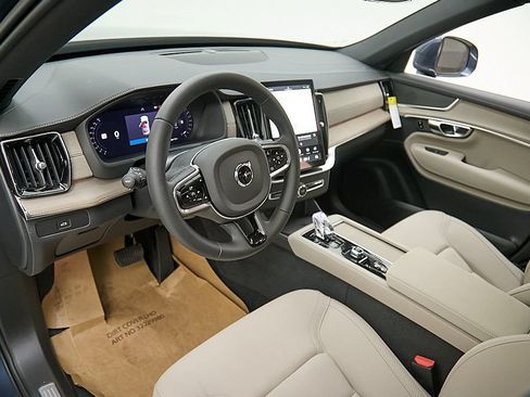 New 2026 Volvo XC90 B6 Plus w/ Protection Package AWD/4WD image 11
