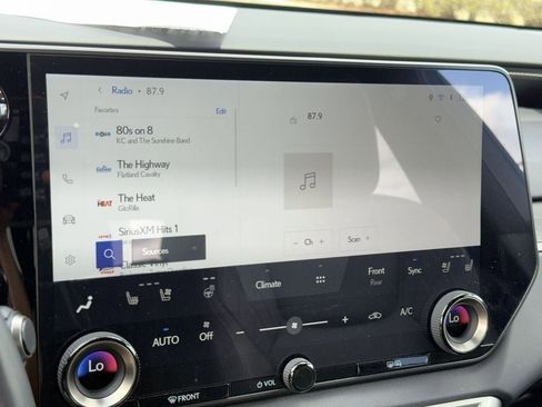 Used 2025 Lexus RX 350 Premium image 23