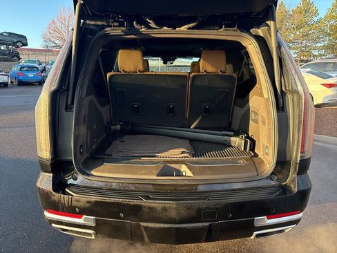 Certified 2025 Cadillac Escalade ESV Premium Luxury image 22