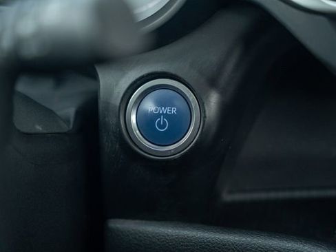 Used 2022 Toyota Sienna XLE Woodland Edition image 31