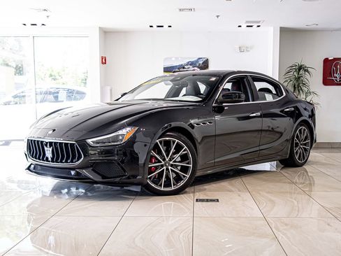 Used 2023 Maserati Ghibli Modena Q4 AWD/4WD image 1