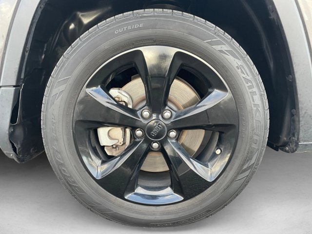 Used 2018 Jeep Cherokee Latitude w/ Altitude Package AWD/4WD image 23