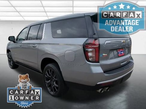 Used 2023 Chevrolet Suburban High Country image 2