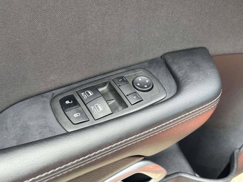Used 2022 Dodge Challenger SXT w/ Driver Convenience Group AWD/4WD image 15