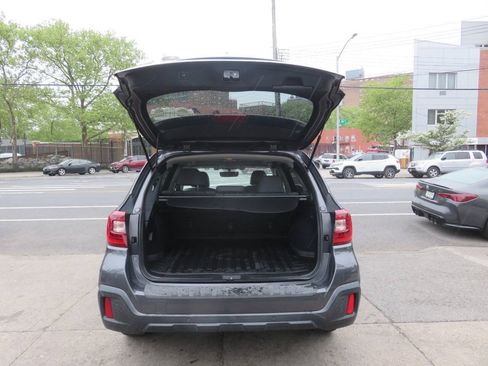 Used 2018 Subaru Outback 2.5i Limited AWD/4WD image 23