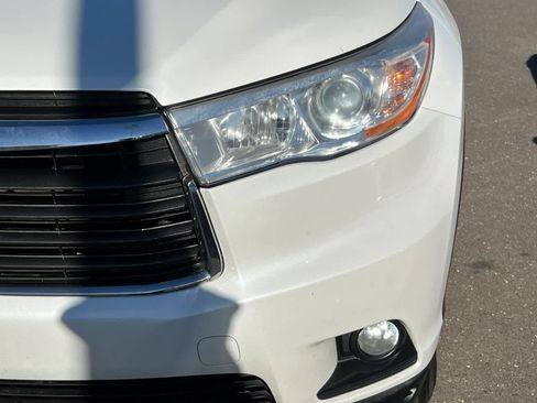 Used 2014 Toyota Highlander Plus FWD image 11