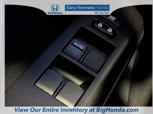 Used 2018 Toyota RAV4 XLE FWD image 25