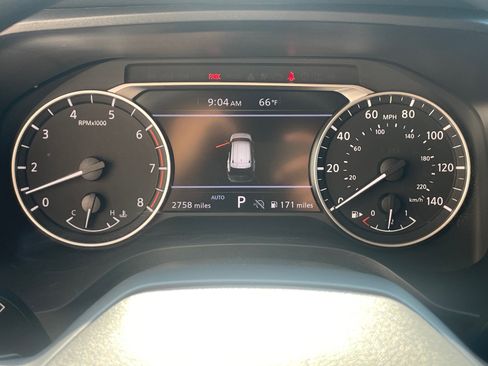Used 2025 Nissan Rogue S AWD/4WD image 13
