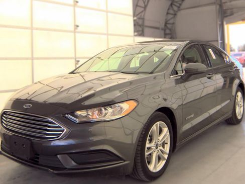 Used 2018 Ford Fusion S FWD image 2