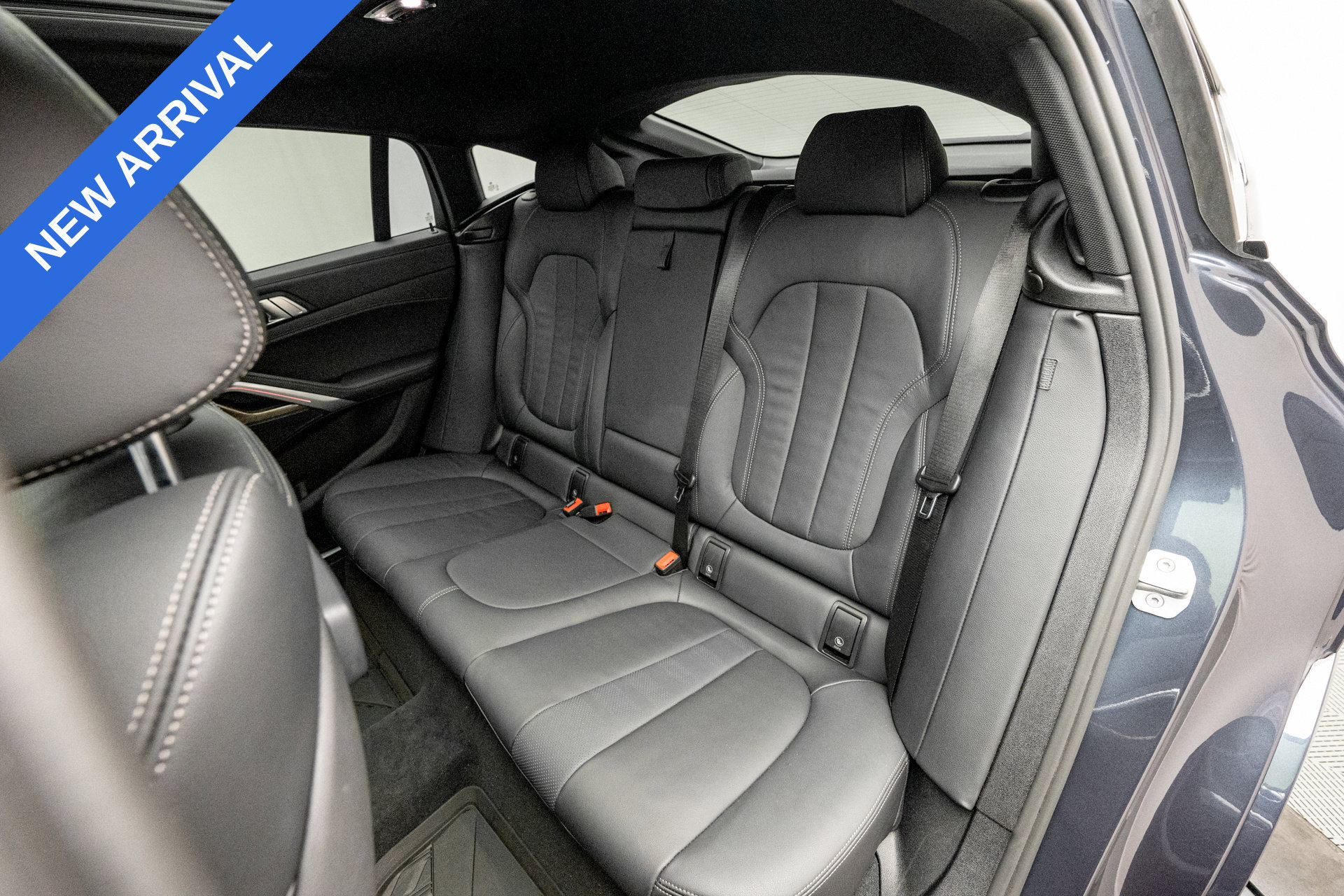 Used 2022 BMW X6 xDrive40i w/ M Sport Package AWD/4WD image 19