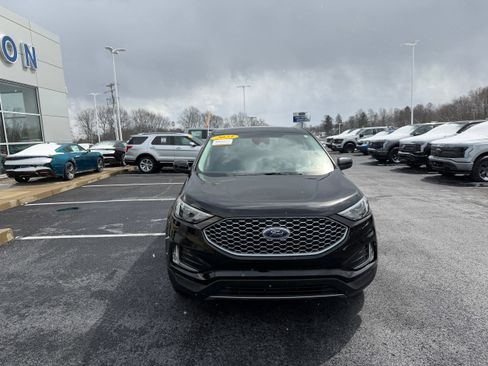 Certified 2023 Ford Edge SEL w/ Convenience Package AWD/4WD image 2