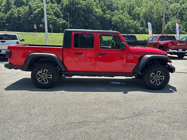 Used 2024 Jeep Gladiator Mojave AWD/4WD image 4