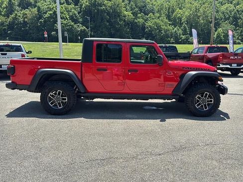 Used 2024 Jeep Gladiator Mojave AWD/4WD image 4