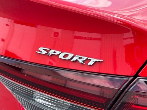 Used 2025 Honda Civic Sport image 10