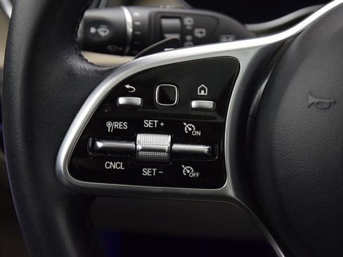 Used 2022 Mercedes-Benz GLC 300 image 24