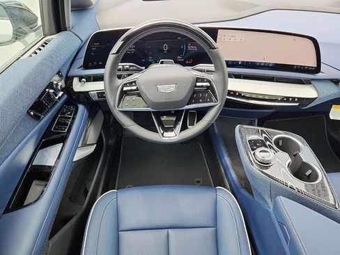 Used 2025 Cadillac Optiq Luxury 2 AWD/4WD image 11