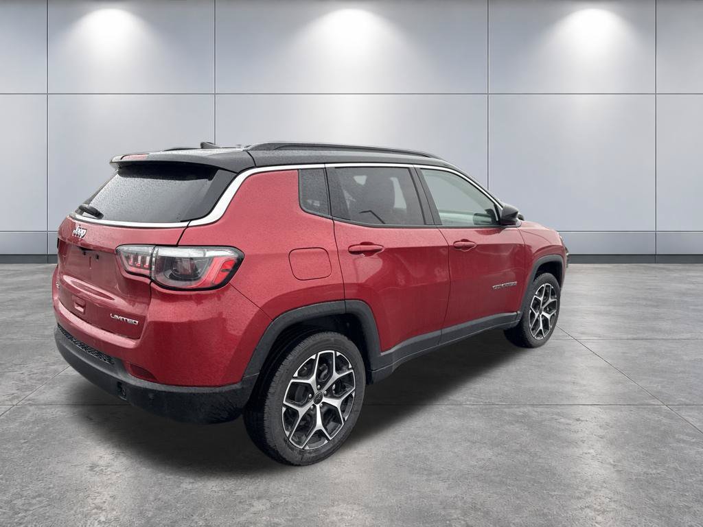 Used 2025 Jeep Compass Limited AWD/4WD image 35