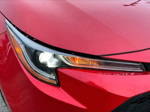 Used 2021 Toyota Corolla LE image 32