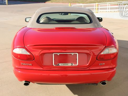 Used 2000 Jaguar XK8 Convertible image 12