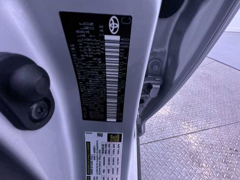 Used 2023 Toyota Corolla SE w/ SE Premium Package image 39