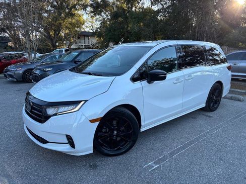Used 2023 Honda Odyssey Sport image 2