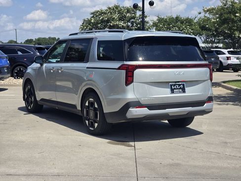 New 2026 Kia Carnival EX FWD image 3