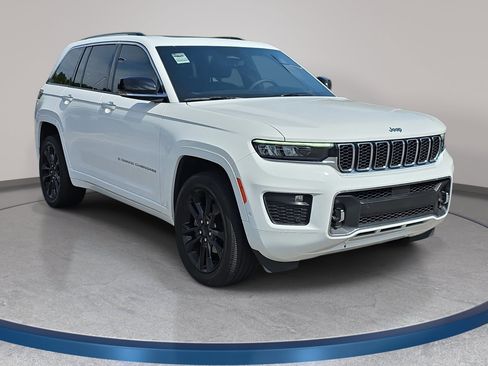 Certified 2023 Jeep Grand Cherokee Overland AWD/4WD image 3