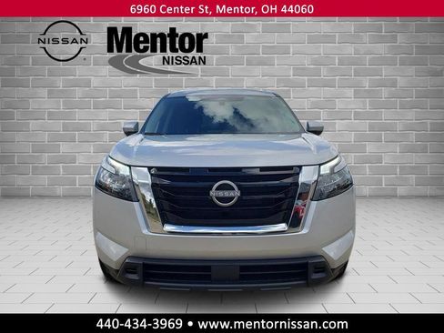 New 2025 Nissan Pathfinder SV w/ Cargo Package image 2