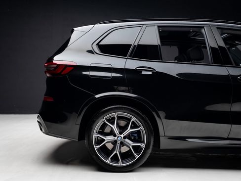 Used 2023 BMW X5 M50i w/ Executive Package image 36