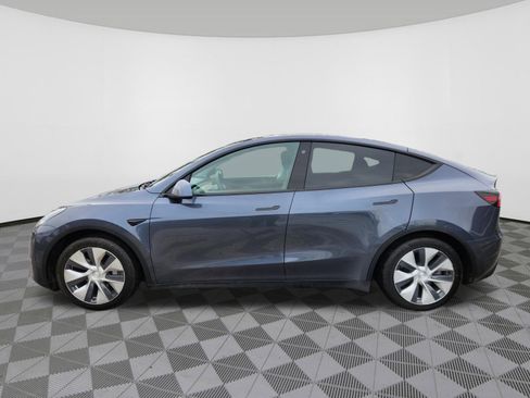 Used 2021 Tesla Model Y Long Range image 5
