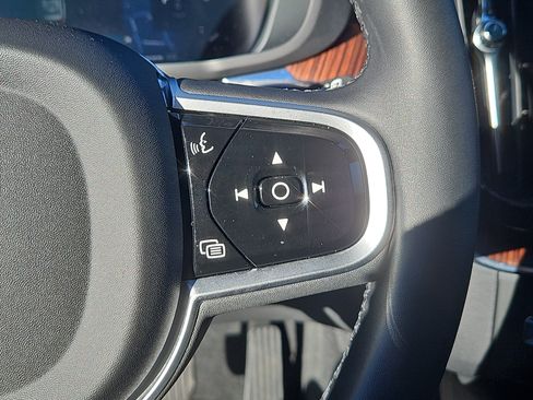 Used 2025 Volvo XC60 B5 Ultra w/ Protection Package Premier image 22