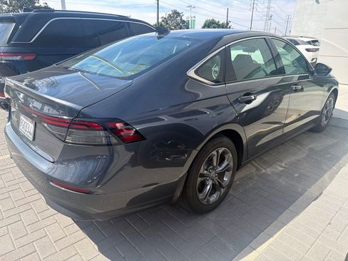 Used 2023 Honda Accord EX image 4
