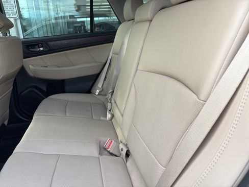 Used 2018 Subaru Outback 3.6R Limited image 15