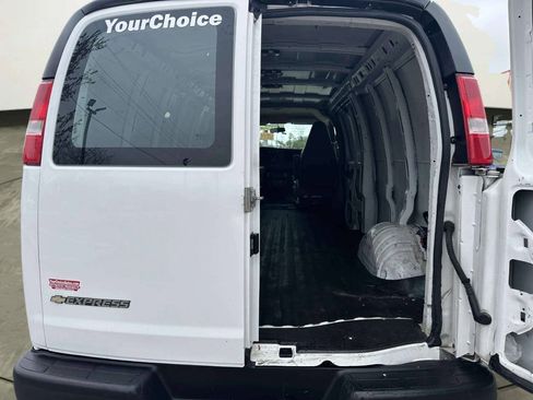 Used 2020 Chevrolet Express 2500 Extended w/ Driver Convenience Package RWD image 33