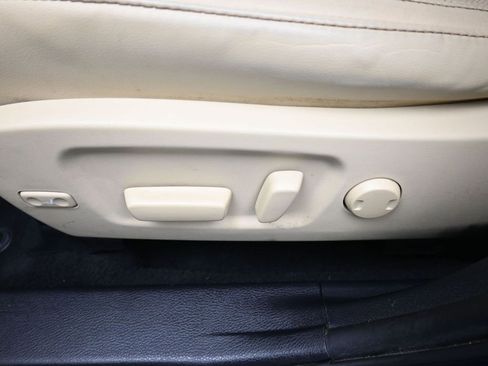 Certified 2019 Toyota Highlander Limited Platinum image 8