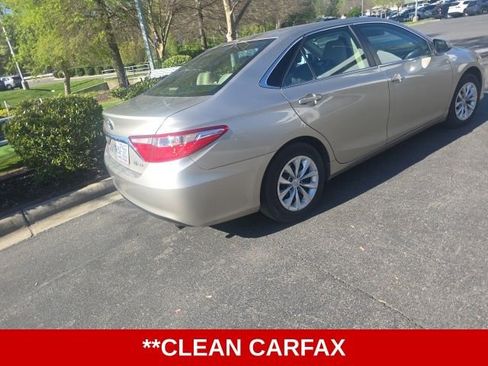 Used 2017 Toyota Camry LE image 5