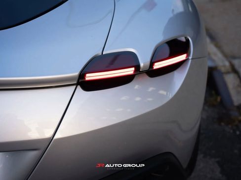 Used 2021 Ferrari Roma image 7