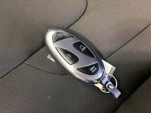 Certified 2025 Hyundai Elantra SEL image 10