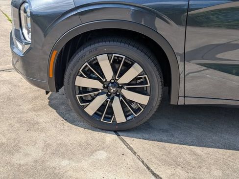 New 2026 Mitsubishi Outlander SEL FWD image 9