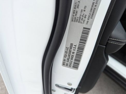 New 2025 Jeep Grand Cherokee L Laredo w/ Luxury Tech Group I image 45