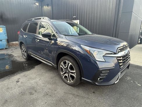 Used 2025 Subaru Ascent Touring image 5