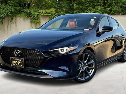 Used 2019 MAZDA MAZDA3 Hatchback image 3