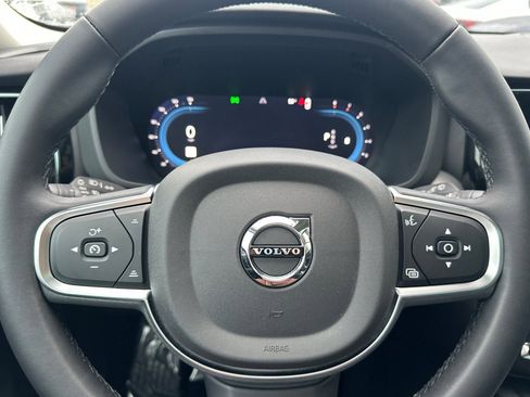 Used 2024 Volvo XC60 B5 Core image 25