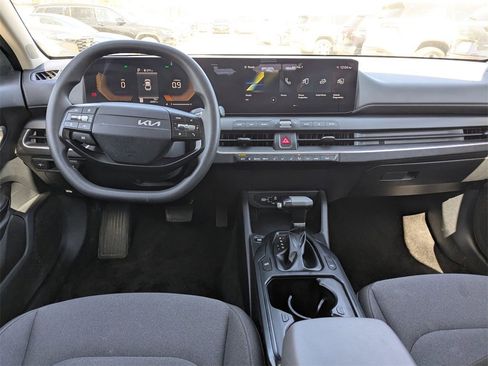 Used 2025 Kia K4 LXS image 26