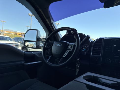 Used 2019 Ford F250 XLT image 44