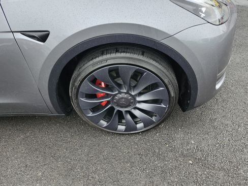 Used 2025 Tesla Model Y Performance AWD/4WD image 10