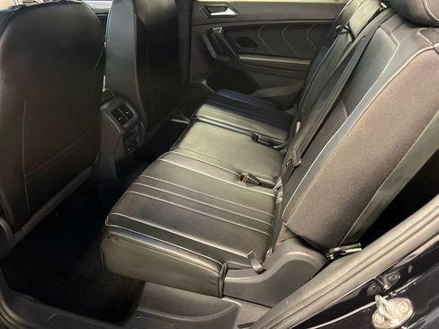 Certified 2022 Volkswagen Tiguan SE R-Line FWD image 17