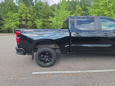Used 2021 Chevrolet Silverado 1500 Custom Trail Boss AWD/4WD image 4