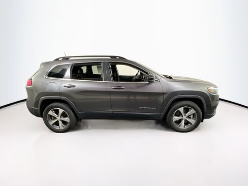 Used 2022 Jeep Cherokee Limited image 4