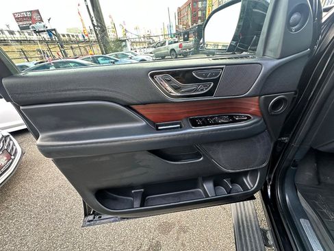 Used 2023 Lincoln Navigator L Reserve AWD/4WD image 23